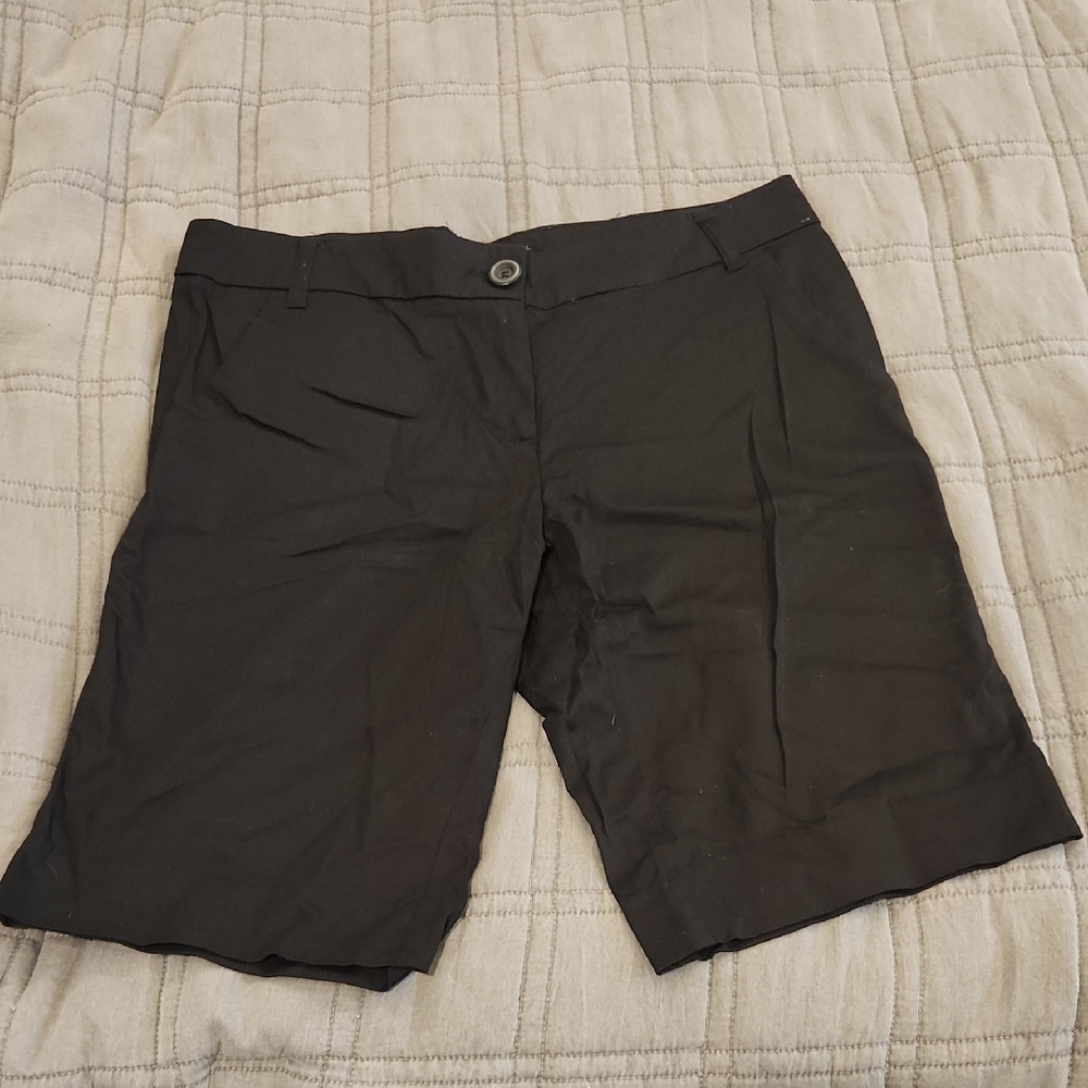 Chic Black Women's Bermuda Shorts Size 10!